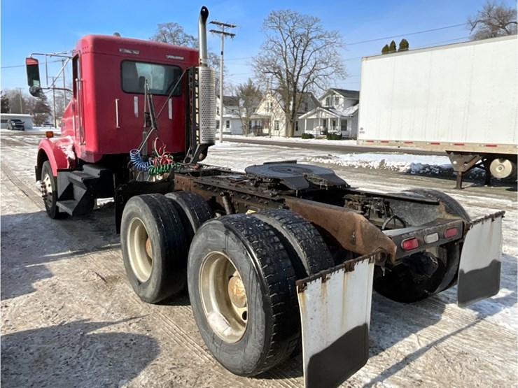 2005-kenworth-t800-image-12