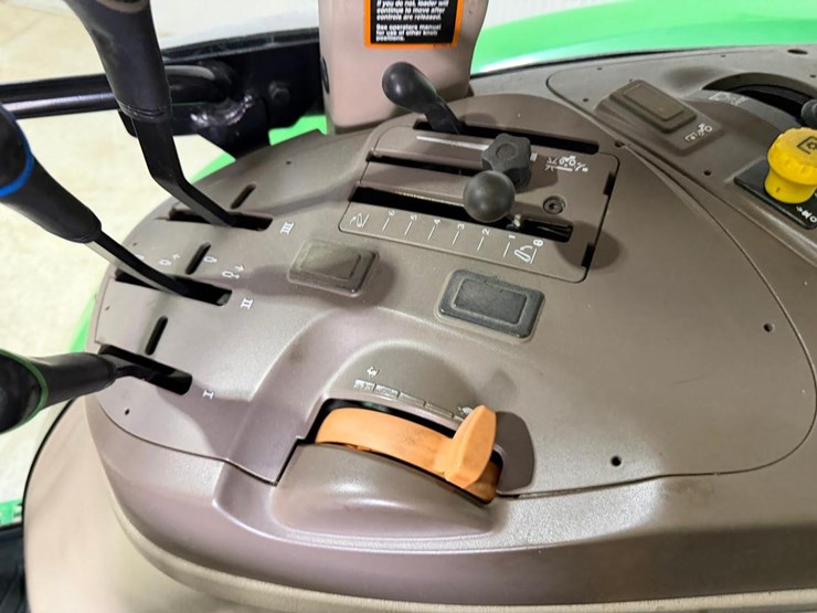 john-deere-5.5-image-25