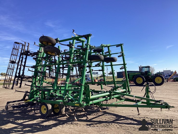 john-deere-2210-image-3