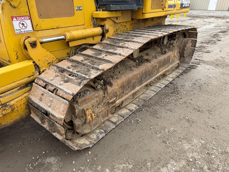 2015-komatsu-d51ex-22-image-11