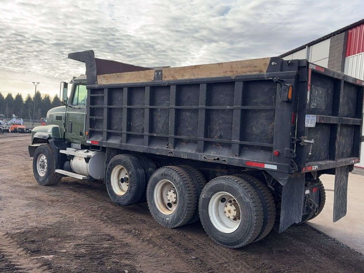 1999-mack-cl713-image-4