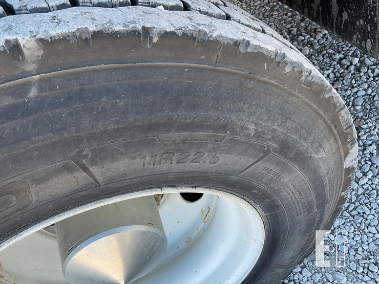 peterbilt-337-image-22