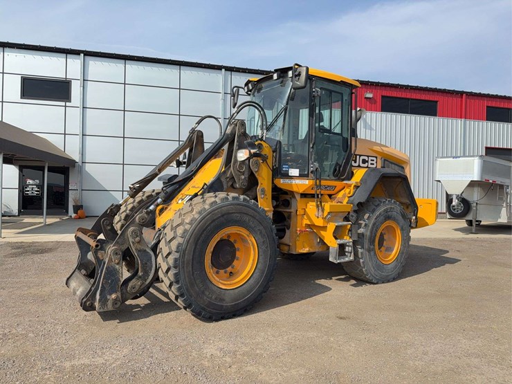 jcb-427ht-image-1