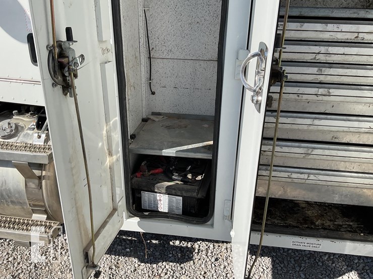 peterbilt-337-image-35