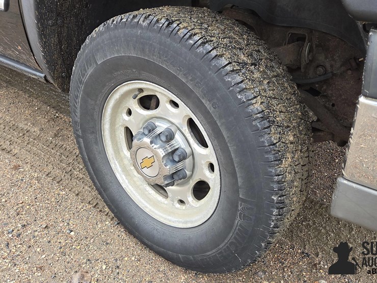 2003-chevrolet-1500hd-ls-4x4-pickup-truck-image-18