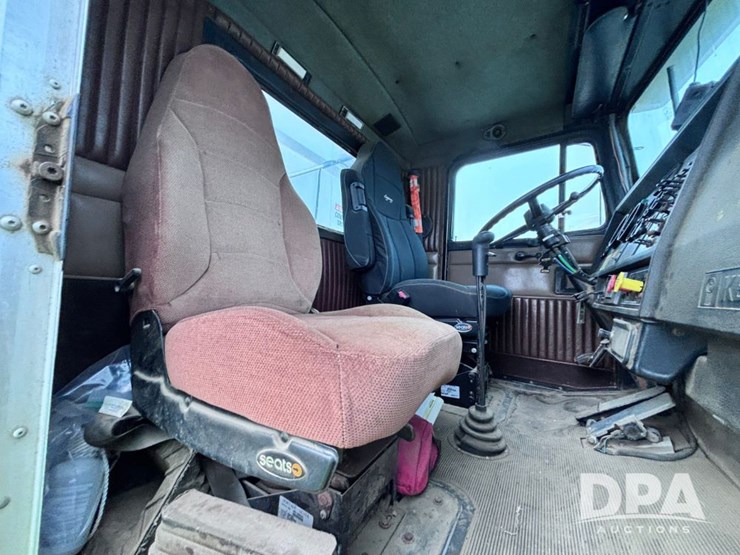 1995-kenworth-t800-image-84