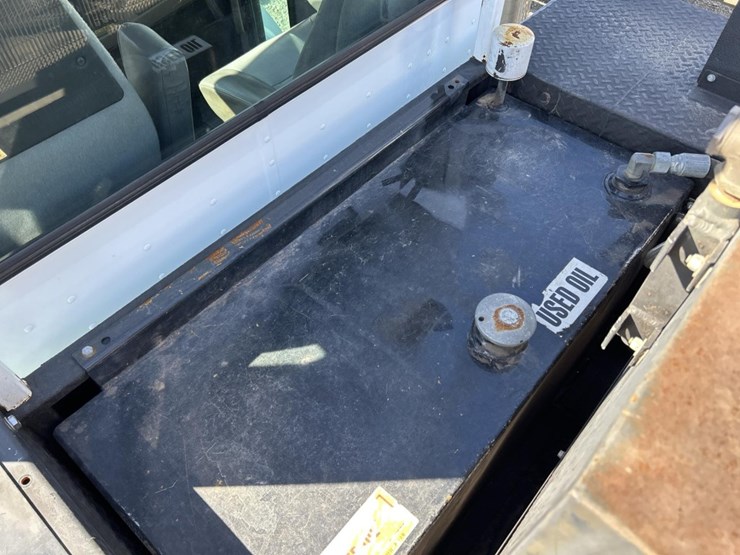 2017-peterbilt-337-image-60