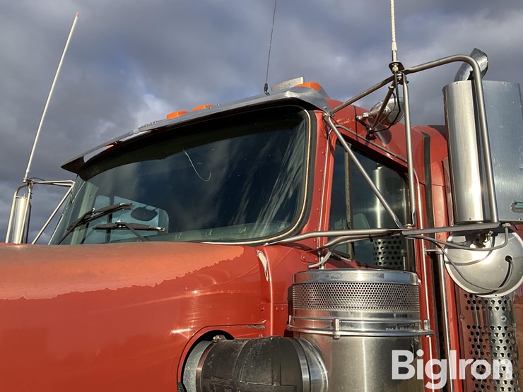 2002-kenworth-w900-image-18