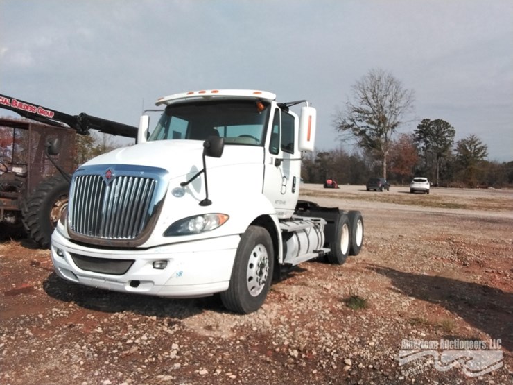 2016-international-prostar-image-1