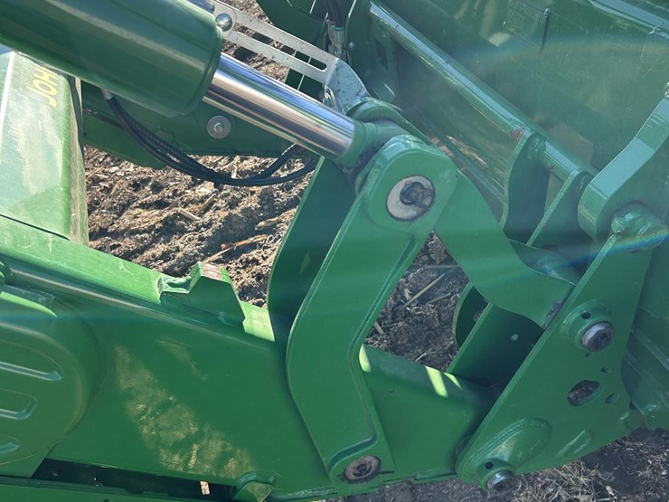 2021-john-deere-6175m-image-37