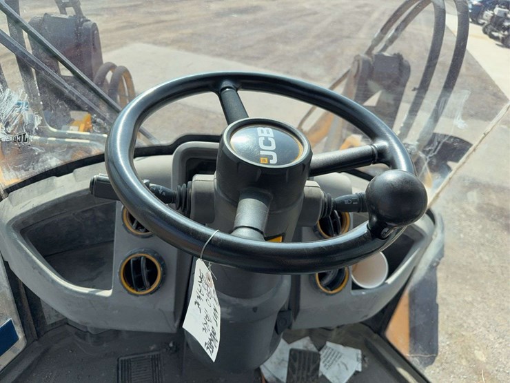 jcb-427ht-image-32