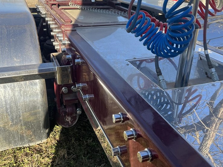 2007-peterbilt-379-image-11