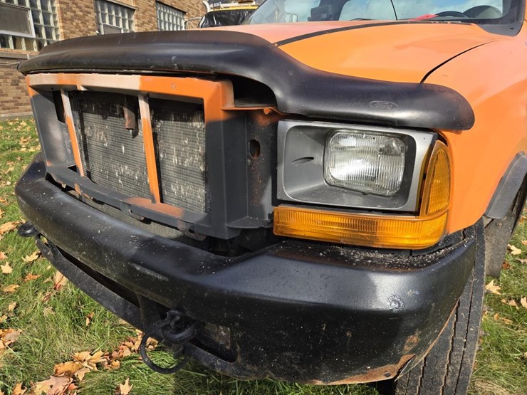 ford-f550-xl-image-9