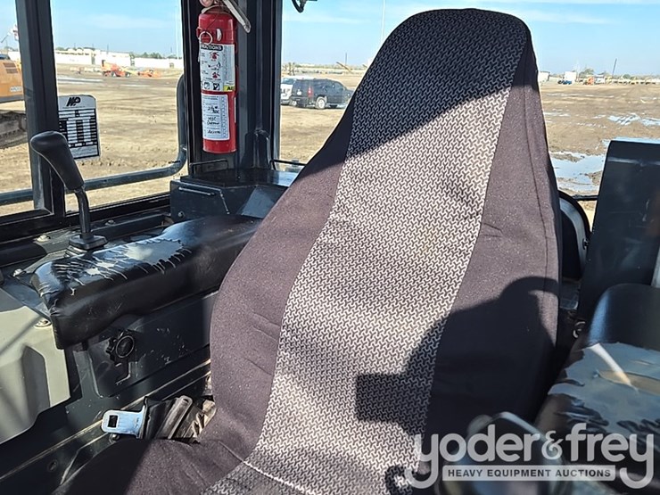 2018-komatsu-d61pxi-24-image-94