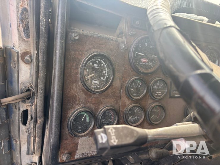 peterbilt-377-image-73