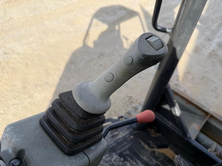 2022-bobcat-e42-image-30