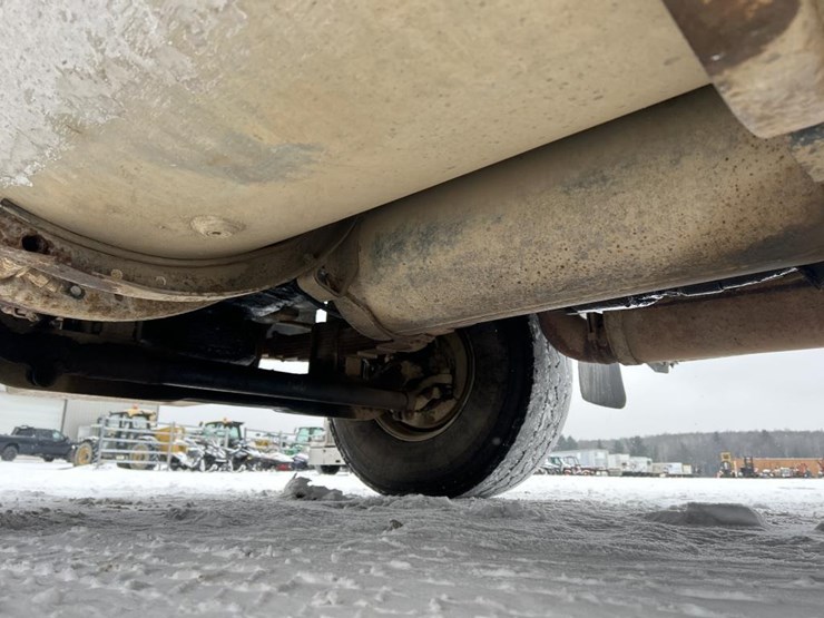 #1042-•-2000-volvo-quad-axle-dump-truck-image-33