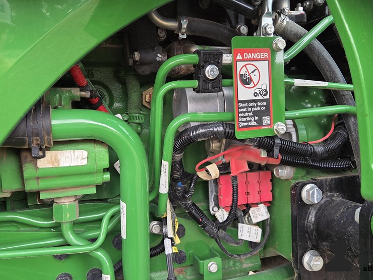 john-deere-4066r-image-9