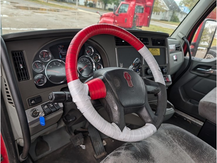 2019-kenworth-t680-image-20