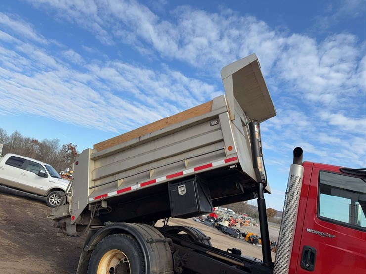 2013-international-workstar-7400-image-28