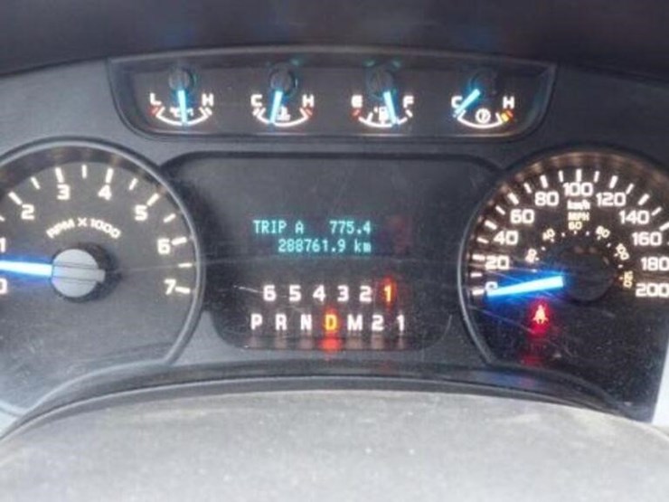 2014-ford-f150-xl-image-12