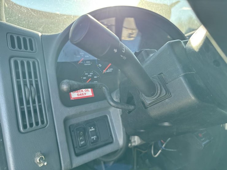 2005-international-durastar-4300-image-75