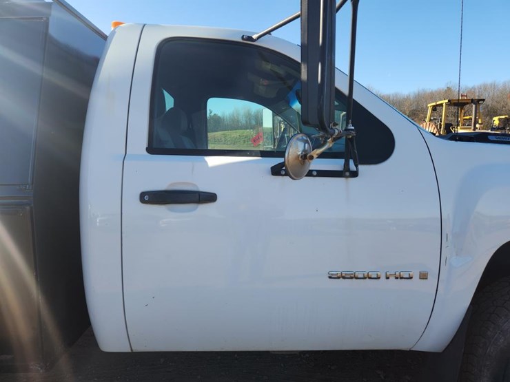 2007-chevrolet-3500-image-24