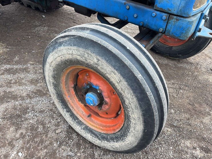 ford-tractor-image-9