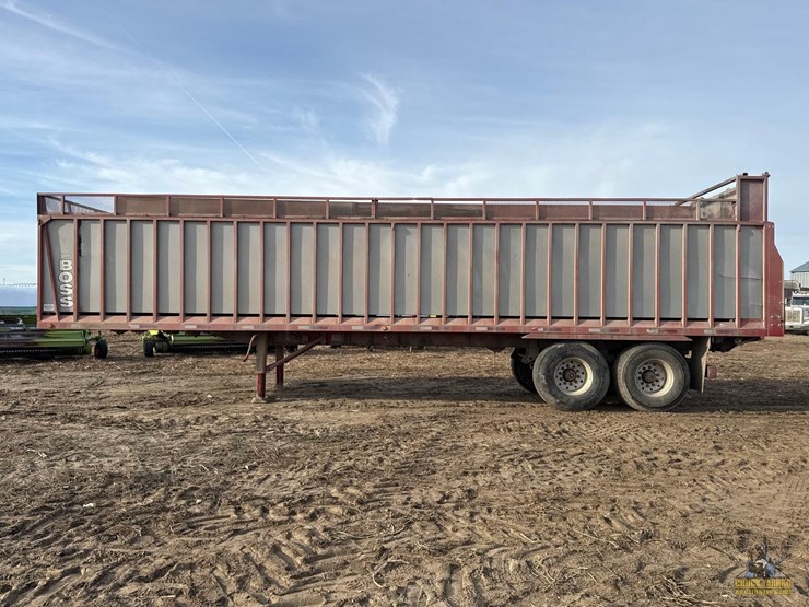 2008-meyers-boss-9136t-silage-trailer-image-2