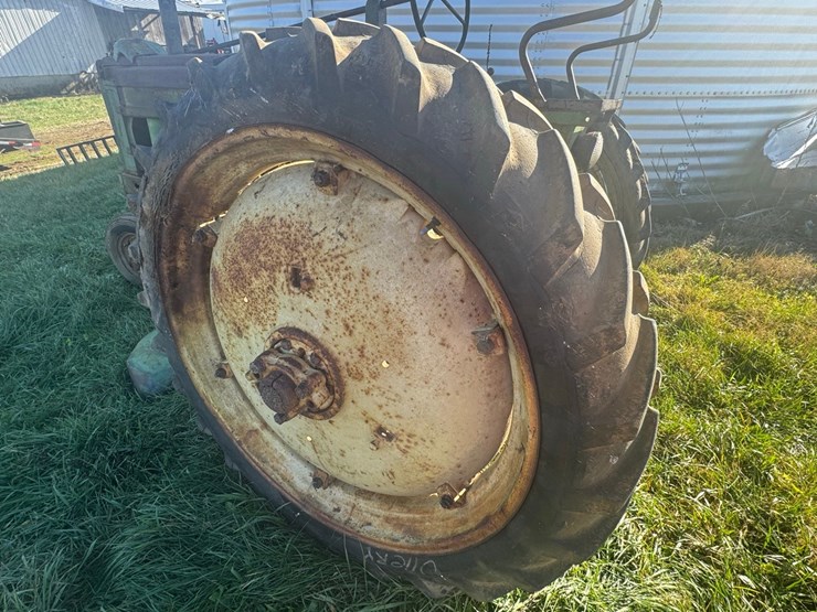 john-deere-b-image-14