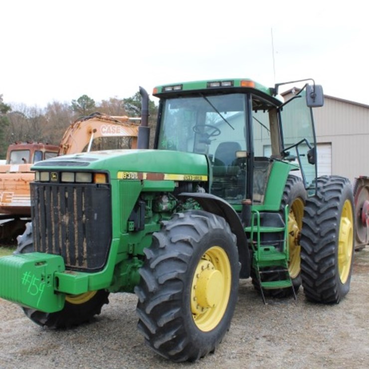 JOHN DEERE 8300