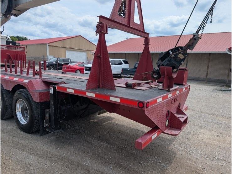 peterbilt-365-image-16