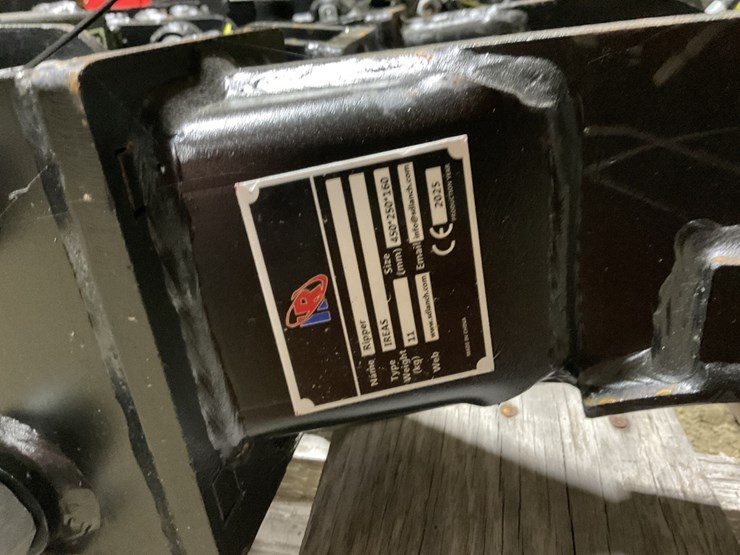 mini-excavator-ripper-image-3