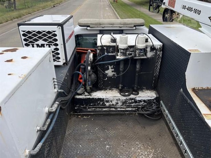 2015-ford-f550-xl-image-12