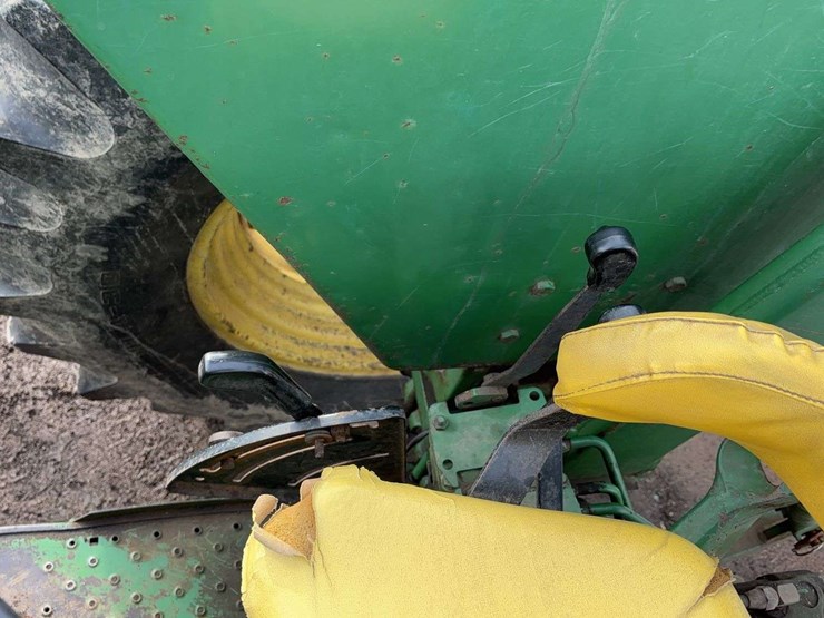 john-deere-2640-image-27