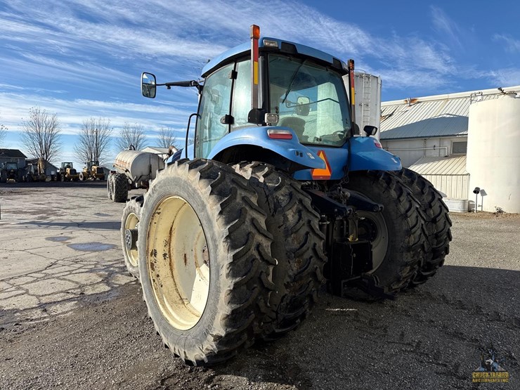 new-holland-tg215-image-3