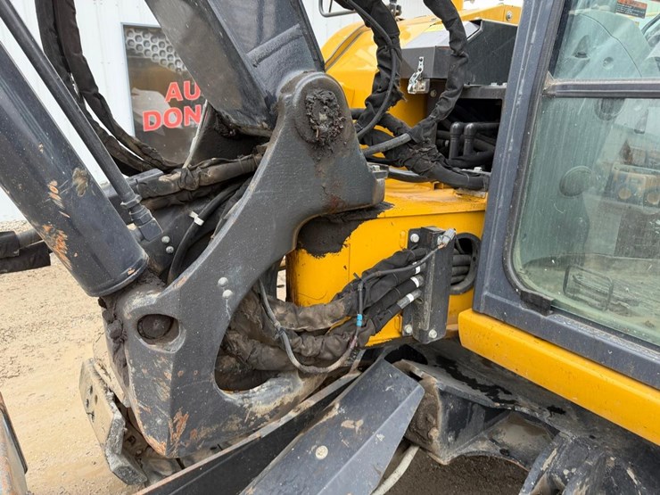 2018-deere-85g-image-15