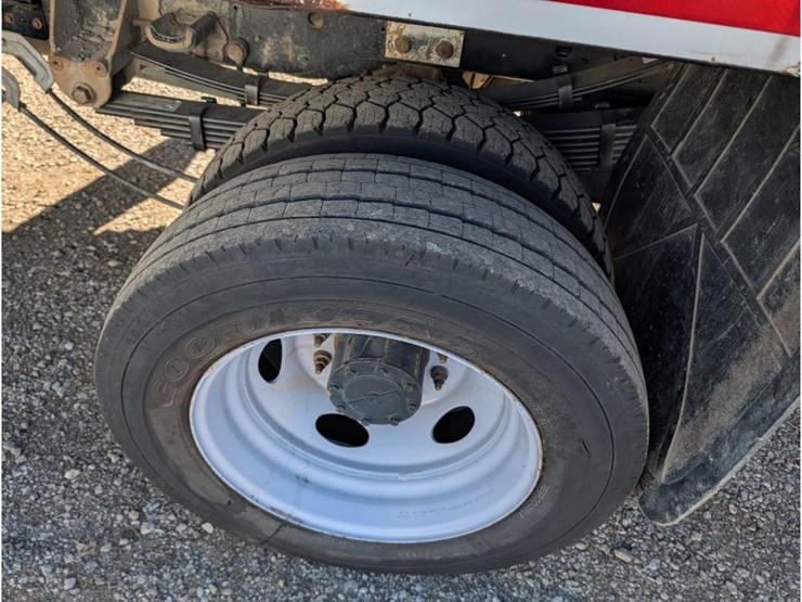 2017-ford-f550-image-11