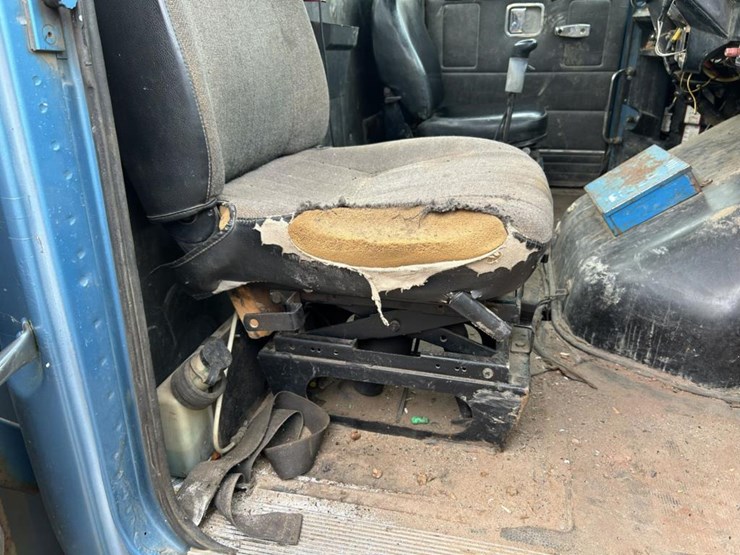 #1427-•-1989-autocar-flatbed-truck-image-39