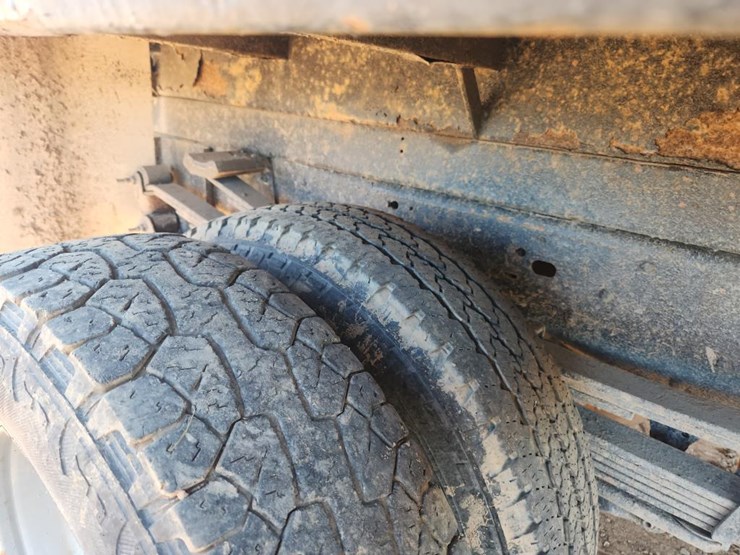 2009-chevrolet-3500-image-26