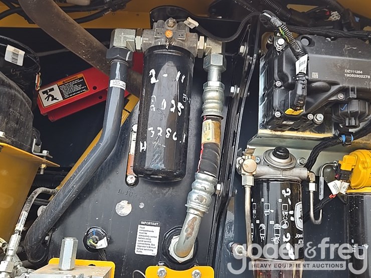 2019-deere-850l-lgp-image-85