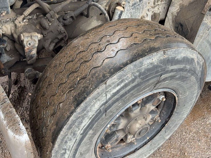 1994-ford-lt9000-image-18