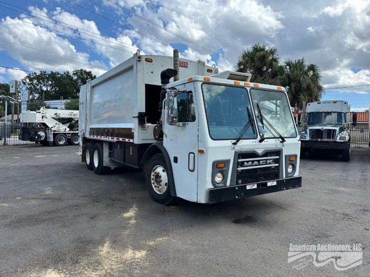 2015-mack-leu613-image-3