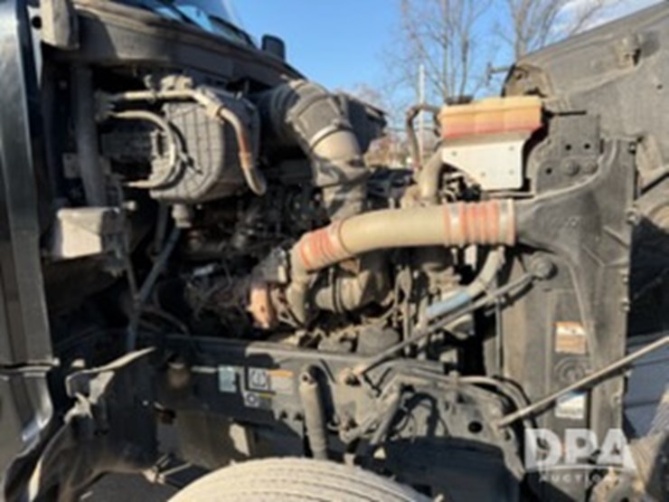peterbilt-567-image-61