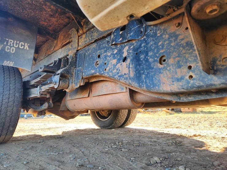 2009-chevrolet-3500-image-33