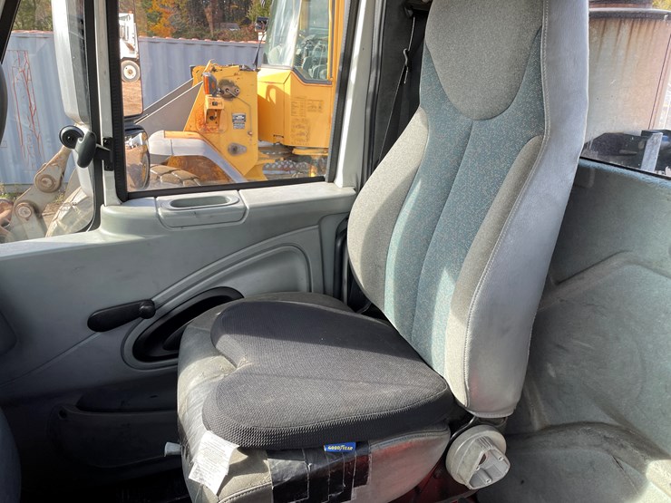 international-8600-image-39