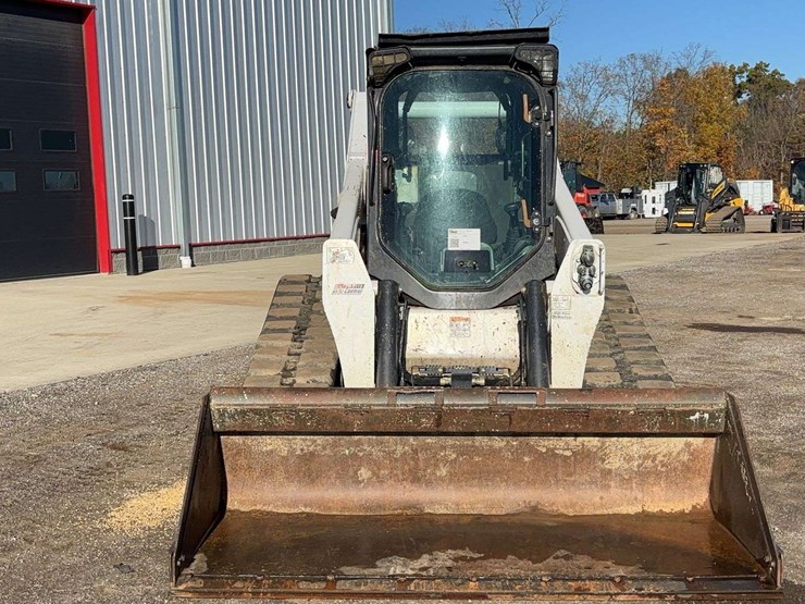 2021-bobcat-t870-image-27