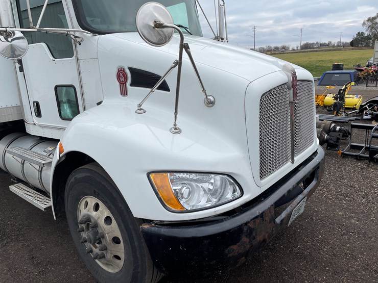 2015-kenworth-t270-image-12