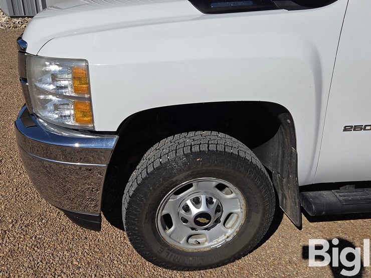 2011-chevrolet-silverado-2500-image-9