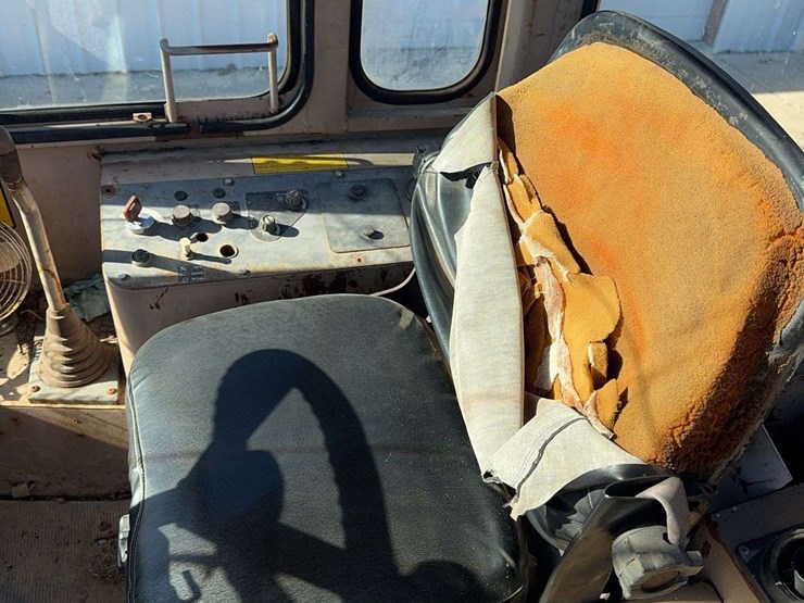 john-deere-444-image-18